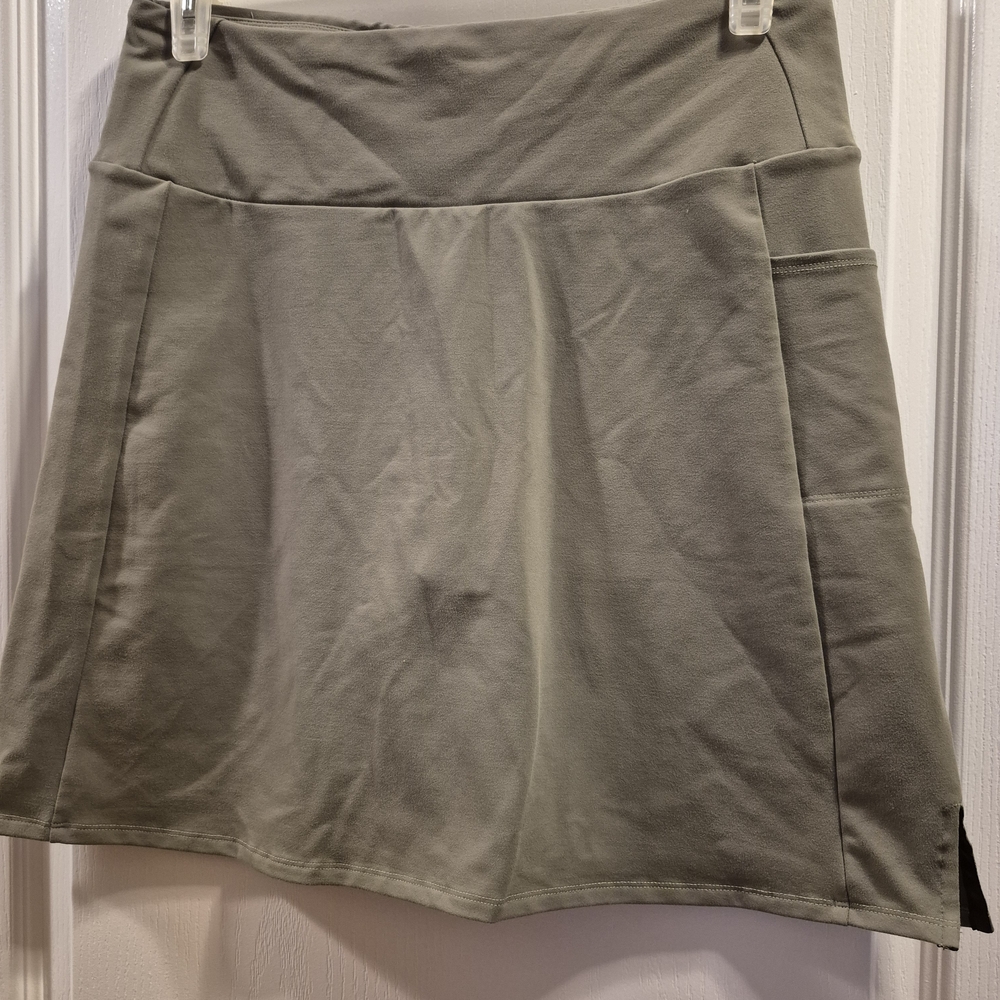 Gray Athletic Skirt with Pockets